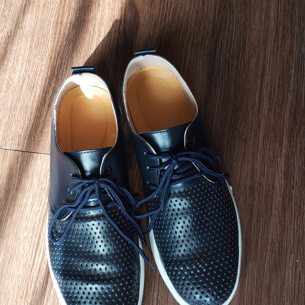 Mens casual shoes